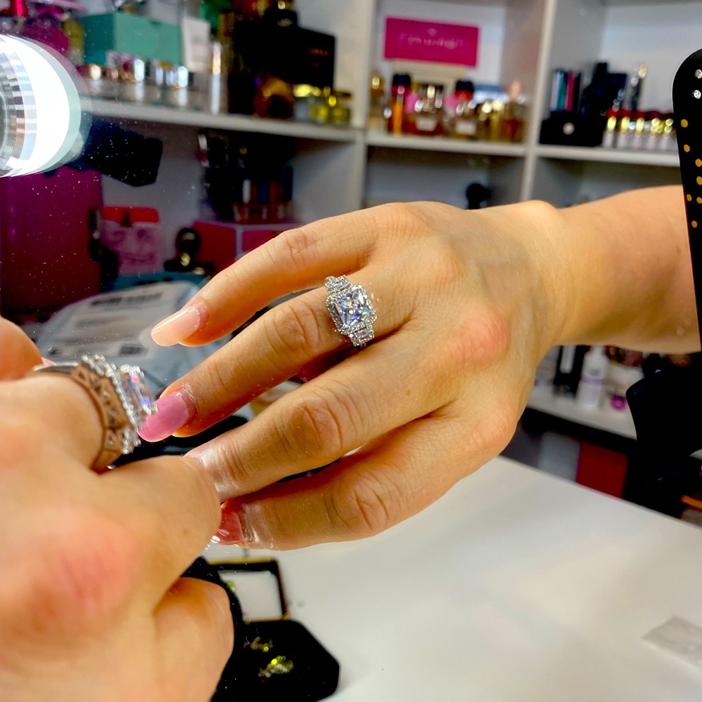 Beautiful Bridal Set in Platinum The Best Quality in Simulated Diamonds! 💎 💍